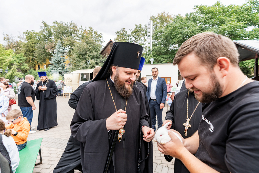 Архиерейское богослужение в Преображенском соборе города Люберцы